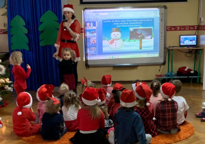 dzieci poznają historię Św. Mikołaja