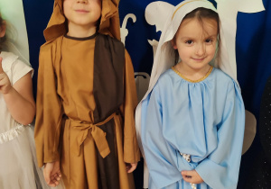Dzieci w rolach Józefa i Marii