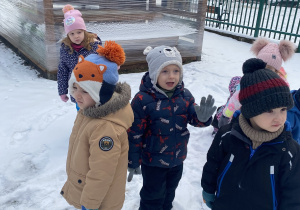 Zimowe zabawy na śniegu